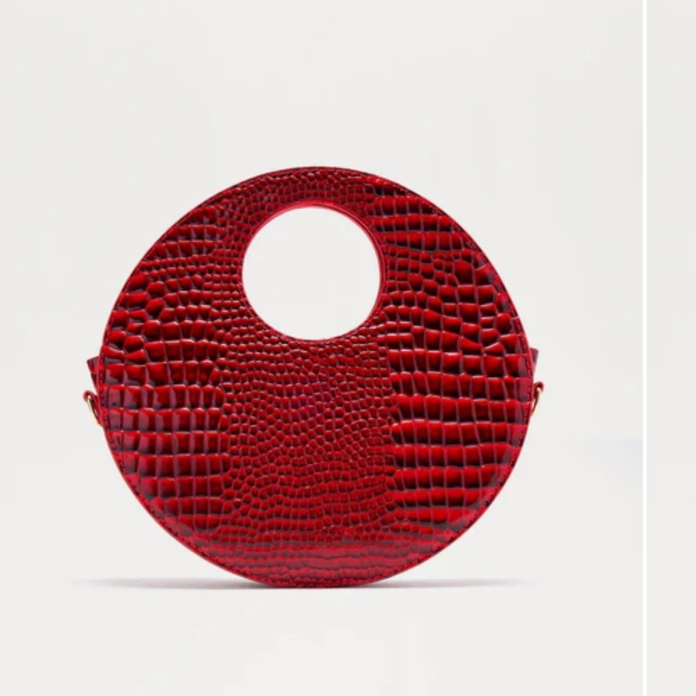 Fashion Nova Full Circle Moment Clutch - Red